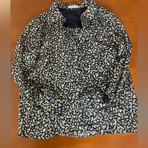 Beautiful ALICE AND OLIVIA sheer patterned blouse!